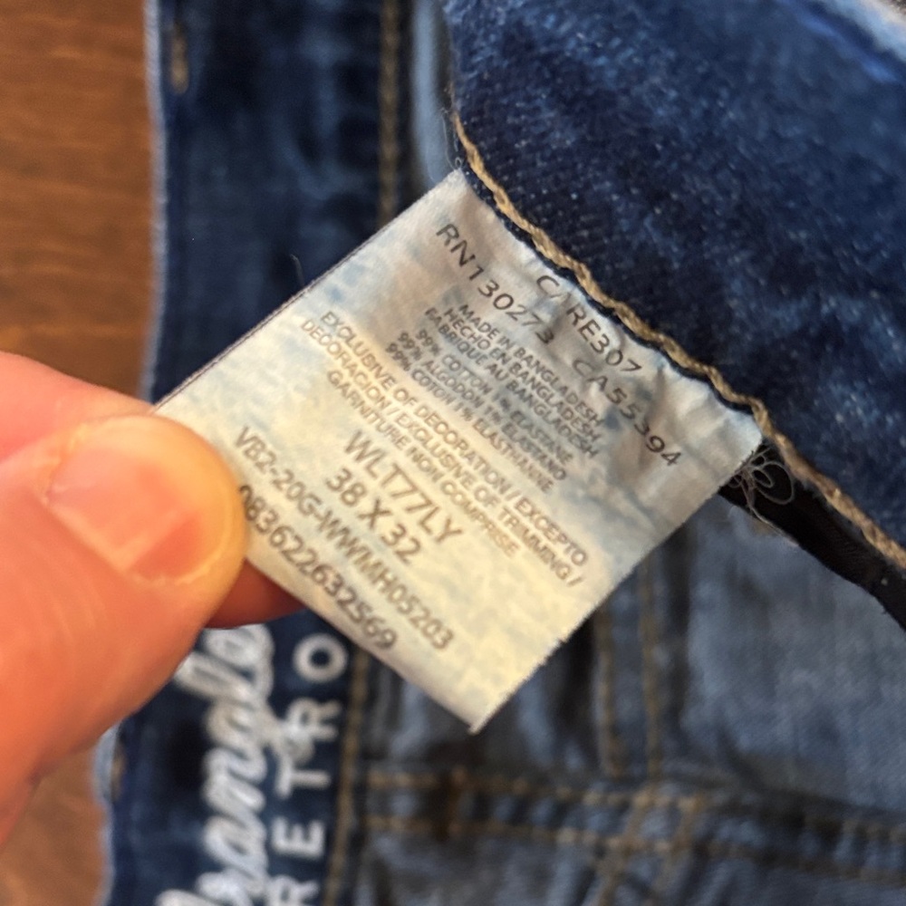 Wrangler Retro Slim Bootcut Jeans. Like new!!! 38x32 - Picture 5 of 6